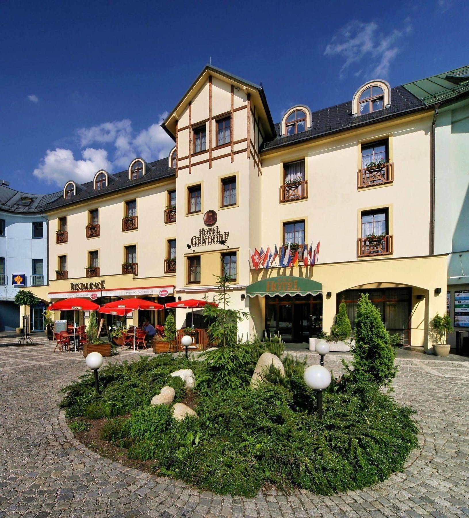 Hotel Gendorf Vrchlabi Bagian luar foto